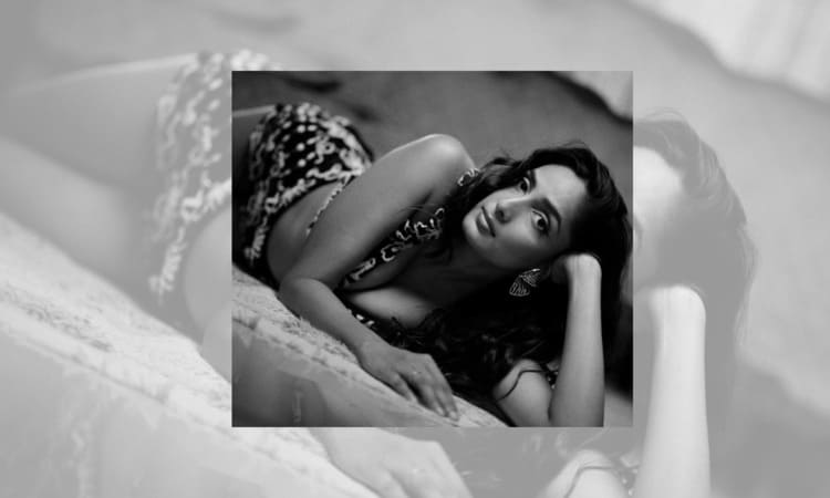 1097878-aishwariyasusmita